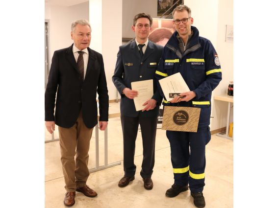 THW-Einsatzkräfte erhalten Bundesflutmedaille - Fluthilfe 2021 © Kreis Paderborn